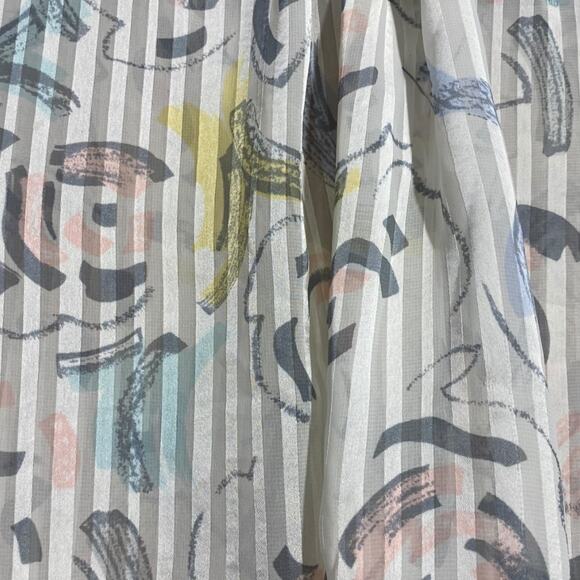 Vintage LATC Petites white pleated blouse with colorful print - Women's Size 4 - Picture 5 of 10